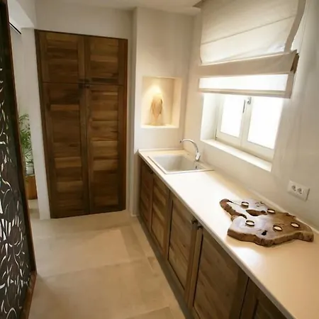 Апарт-отель Atlantis Пляж Супер-Парадайз